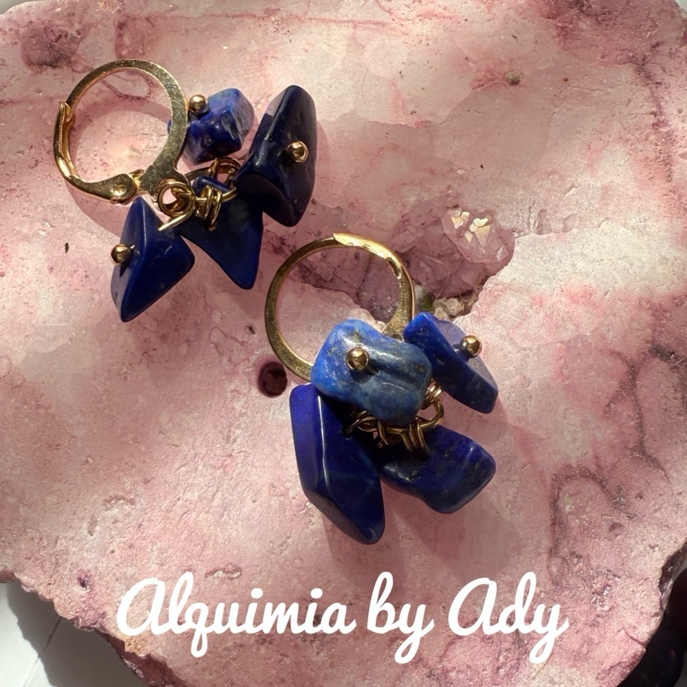 Alquimia Blue Dangle Earrings with Intricate Design